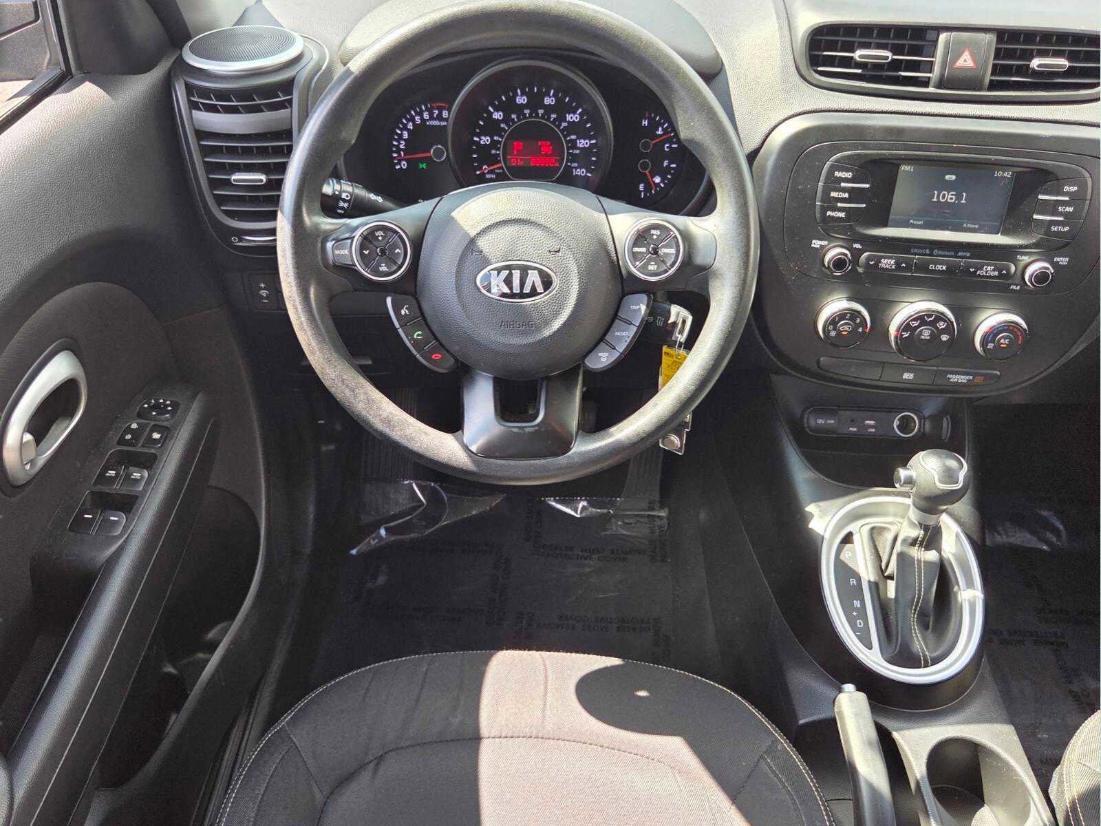 Used 2016 Kia Soul + FWD image 12