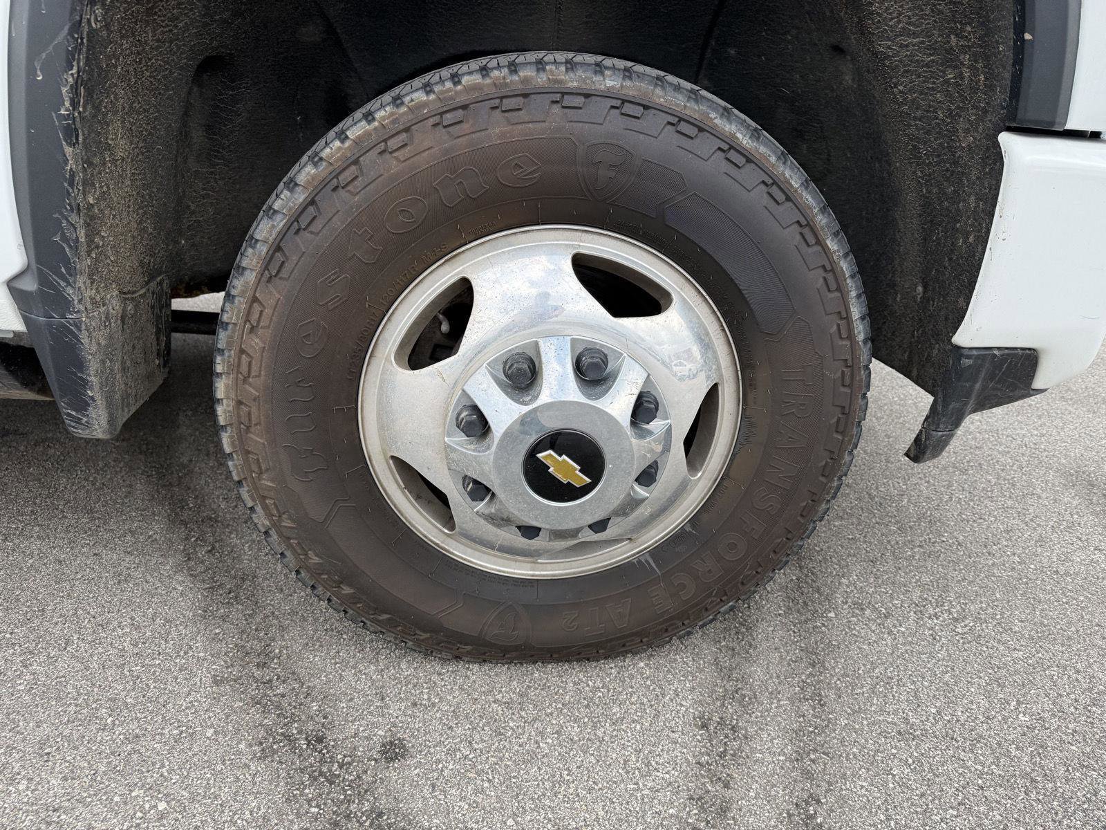 Used 2022 Chevrolet Silverado 3500 High Country w/ Safety Package II image 14