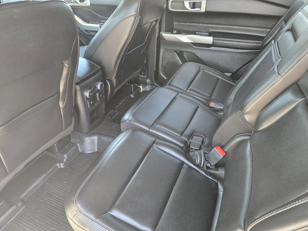 Used 2021 Ford Explorer XLT w/ Equipment Group 202A image 30