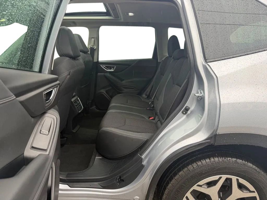 Used 2024 Subaru Forester Premium AWD/4WD image 28