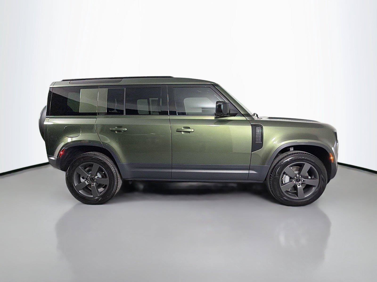 Certified 2026 Land Rover Defender 110 S AWD/4WD image 4