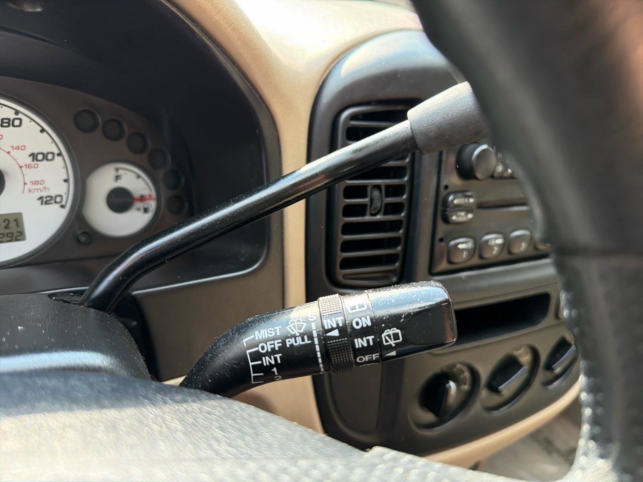 Used 2004 Ford Escape XLS FWD image 49