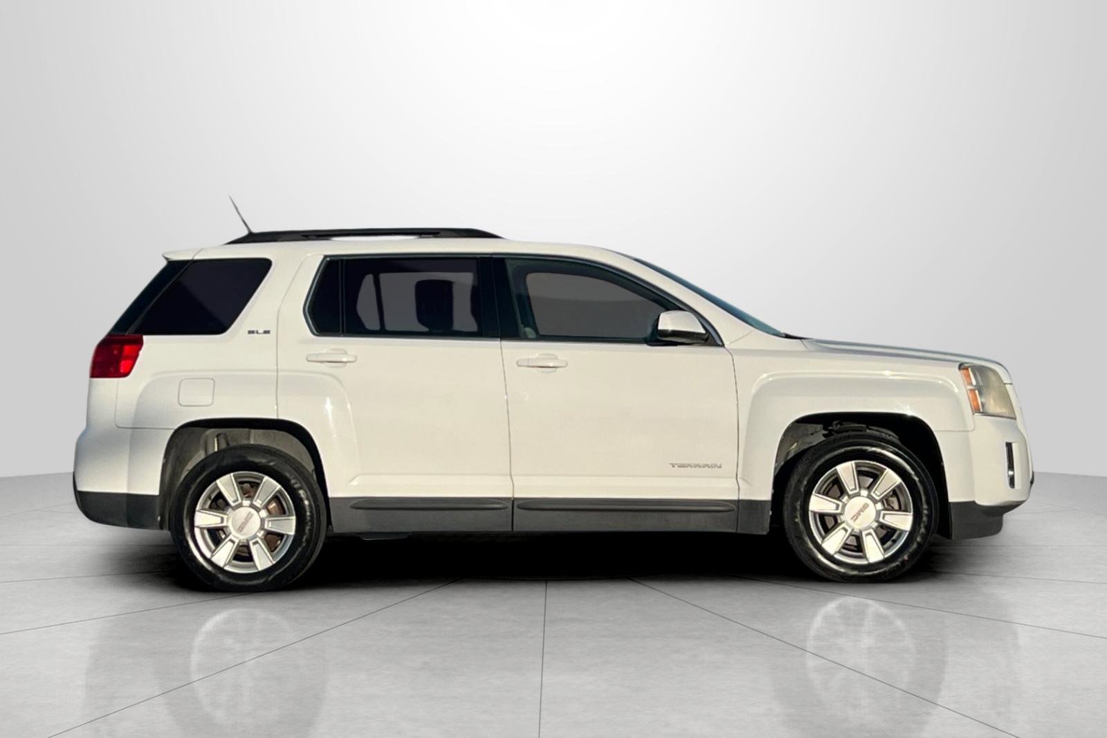 Used 2011 GMC Terrain SLE w/ Convenience Package image 3