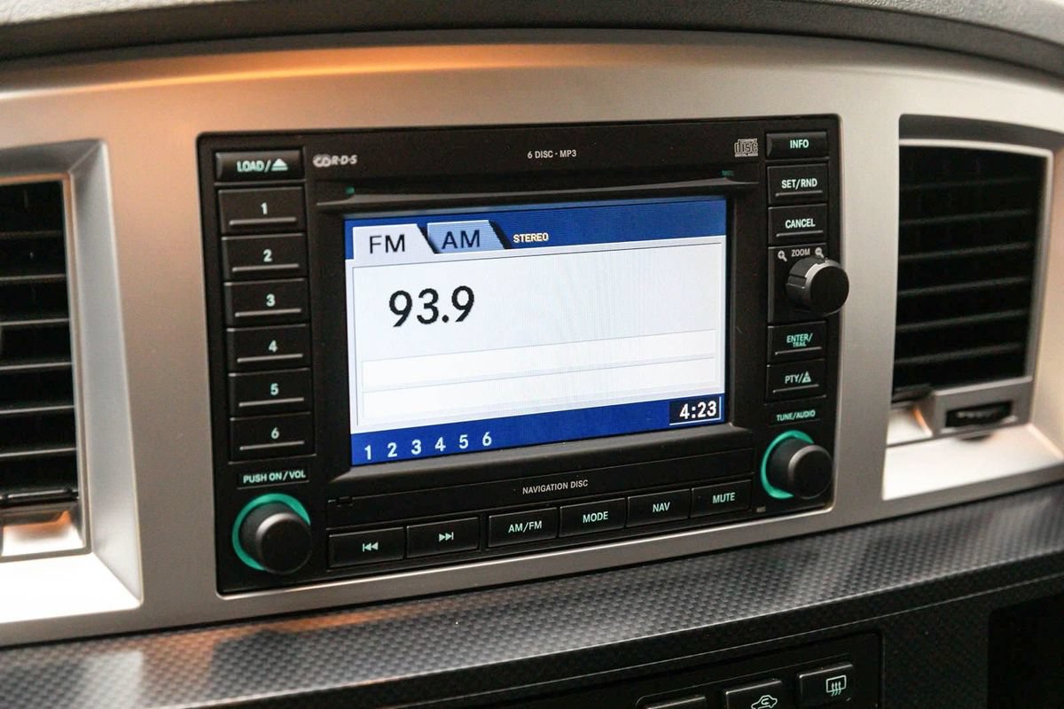 Used 2006 Dodge Ram 1500 Truck 2WD Quad Cab w/ Communication Pkg image 31