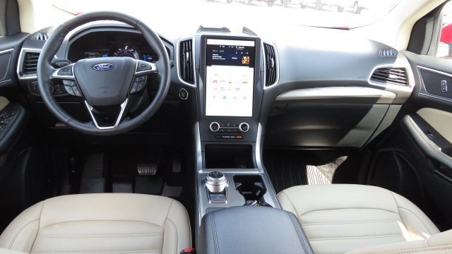Certified 2022 Ford Edge SEL w/ Convenience Package image 2