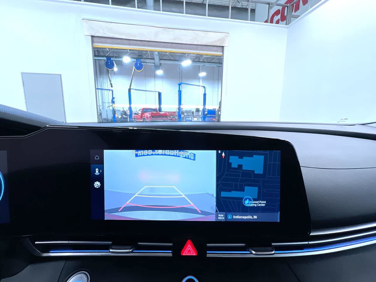 Used 2025 Hyundai Elantra SEL FWD image 30