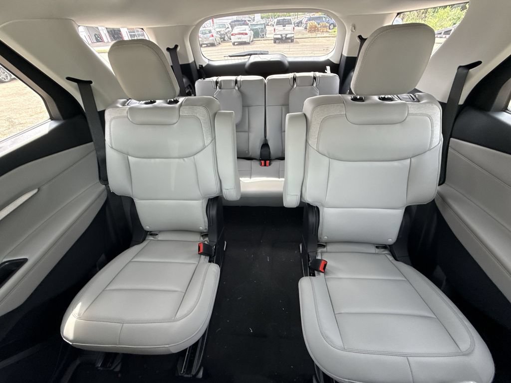 New 2026 Ford Explorer Active w/ Active Comfort Package AWD/4WD image 25