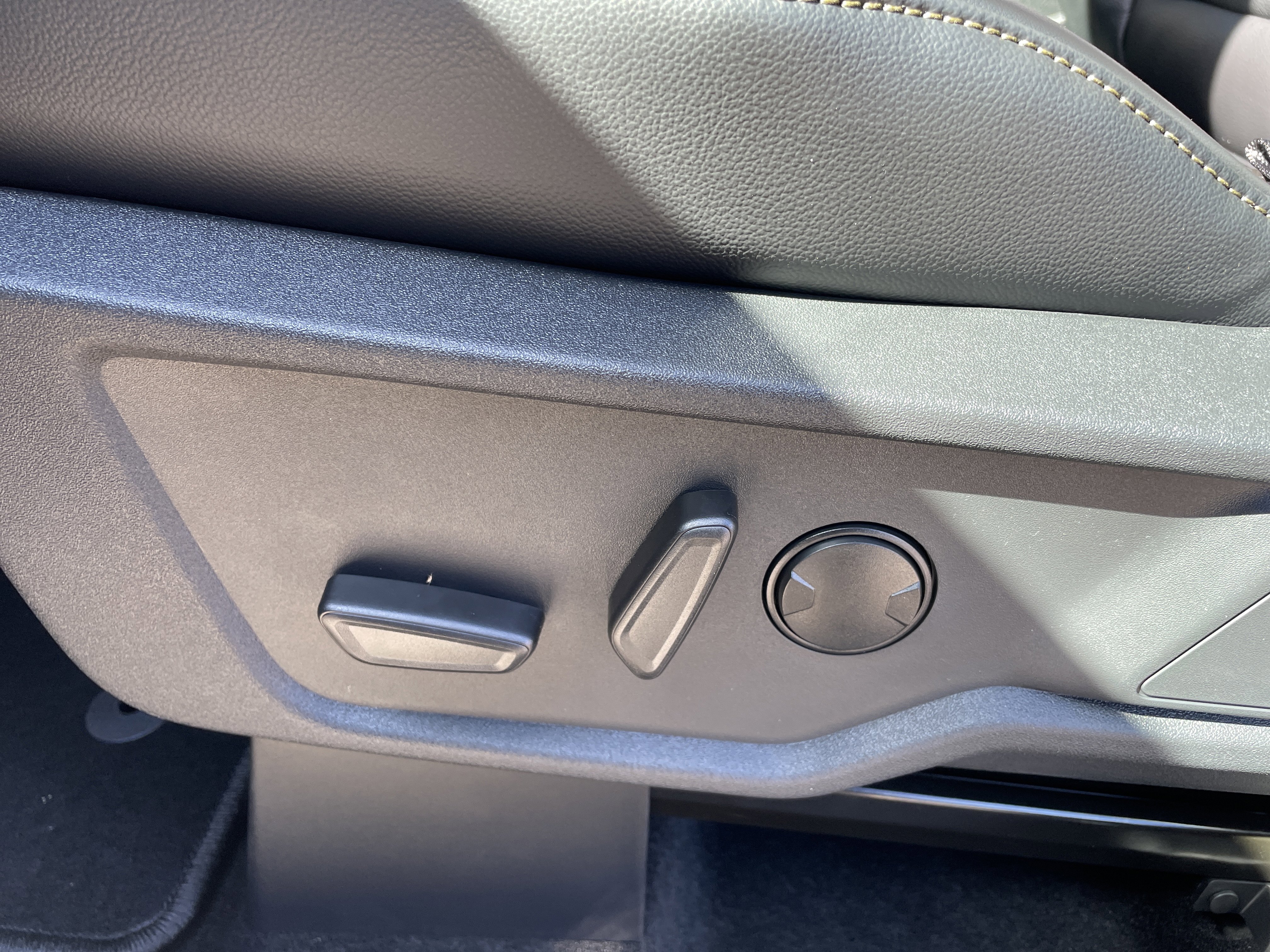 New 2025 Ford Bronco Badlands image 12