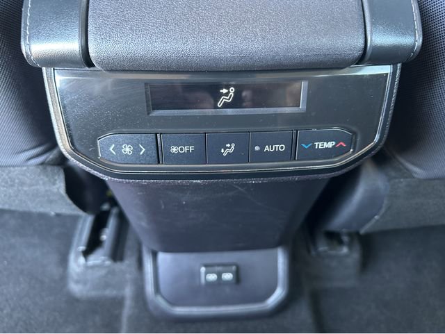 Used 2024 Toyota Highlander LE FWD image 14