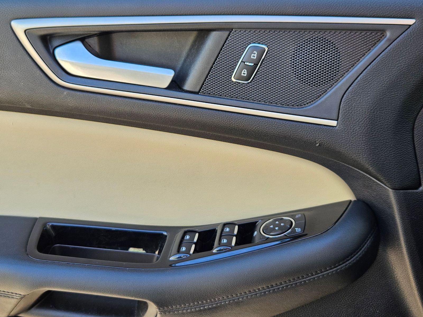 Used 2020 Ford Edge SEL w/ Convenience Package FWD image 7