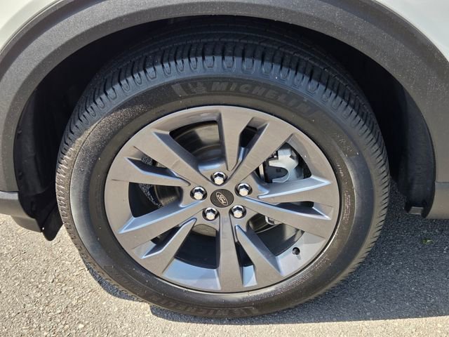 Used 2022 Ford Explorer XLT w/ Equipment Group 202A image 19