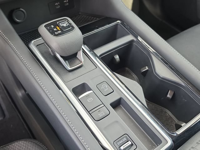 Used 2026 Nissan Pathfinder SV FWD image 29