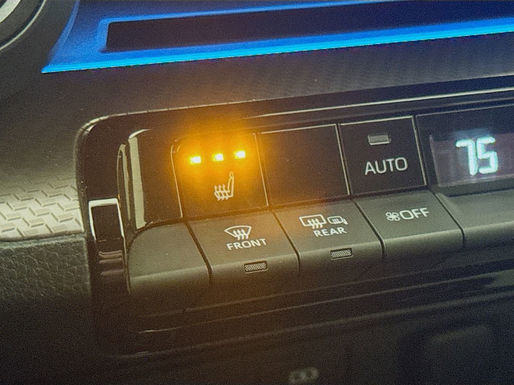 Used 2023 Toyota Prius XLE image 21