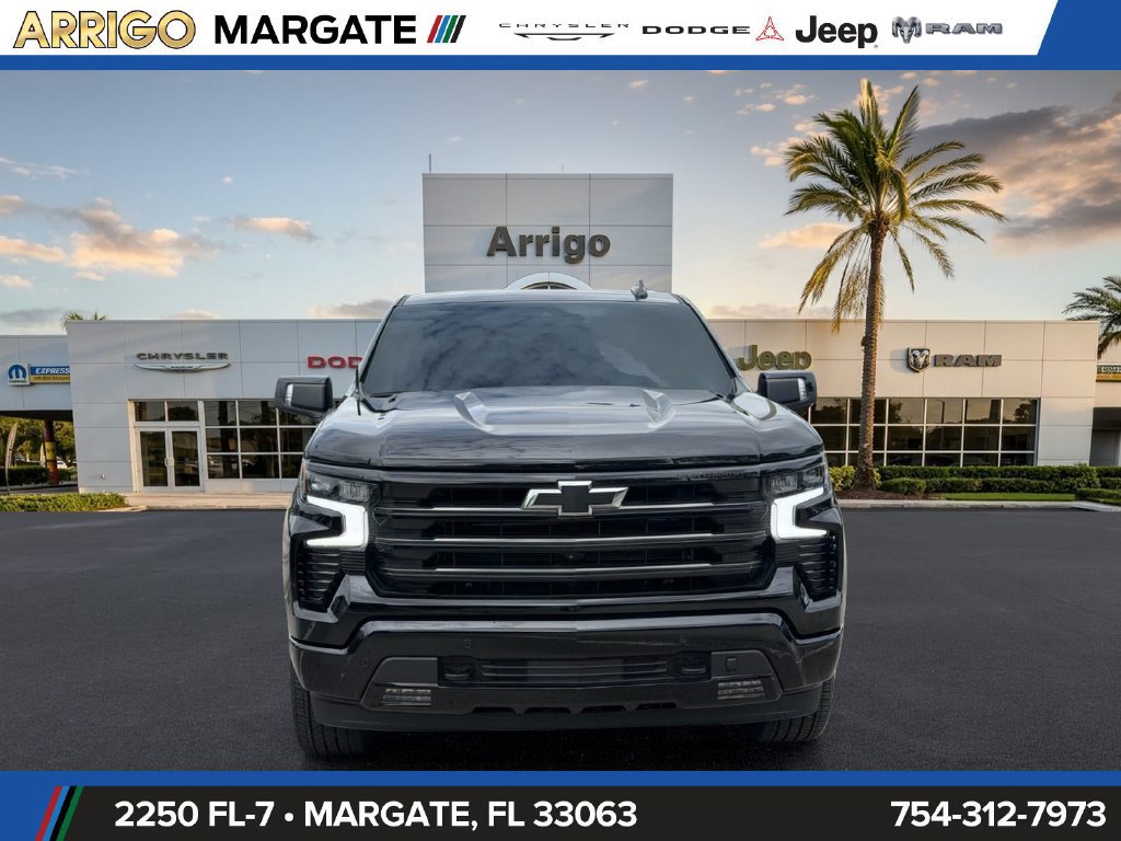 Used 2025 Chevrolet Silverado 1500 High Country w/ High Country Premium Package AWD/4WD image 2