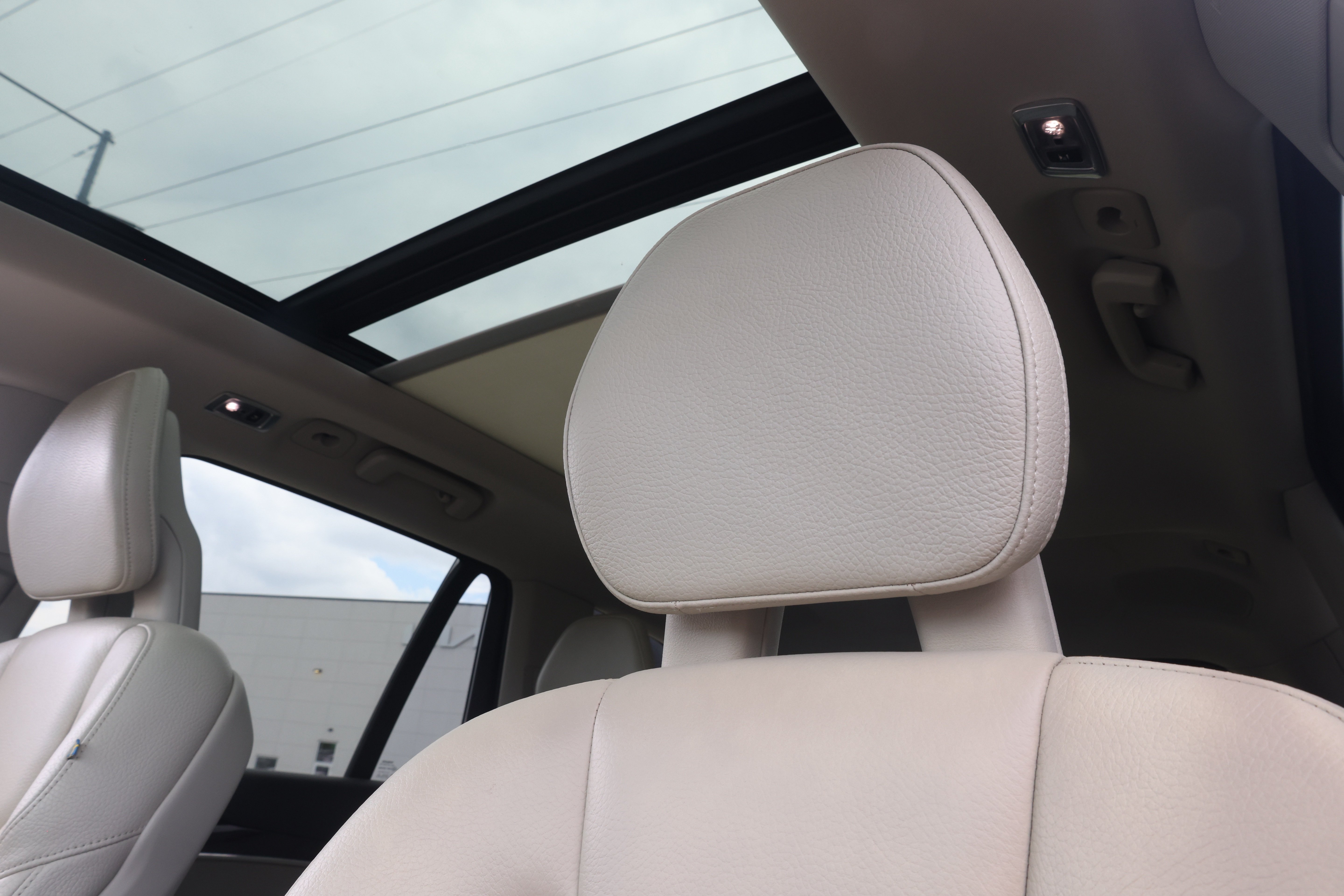Used 2017 Volvo XC90 T6 Momentum w/ Vision Package AWD/4WD image 29