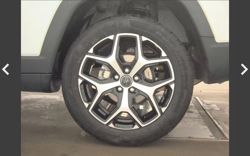 Used 2025 Jeep Compass Limited image 9