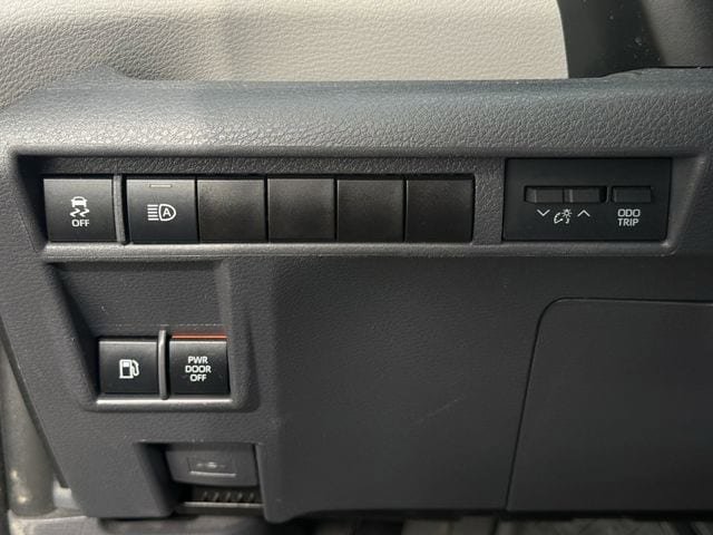 Used 2022 Toyota Sienna LE FWD image 23