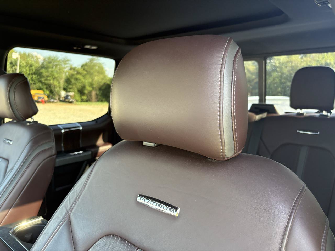 Used 2015 Ford F150 Platinum w/ Equipment Group 701A Luxury AWD/4WD image 20