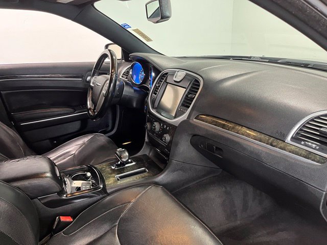 Used 2013 Chrysler 300 C RWD image 11