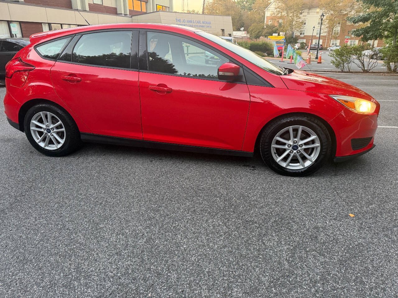Used 2017 Ford Focus SE FWD image 33