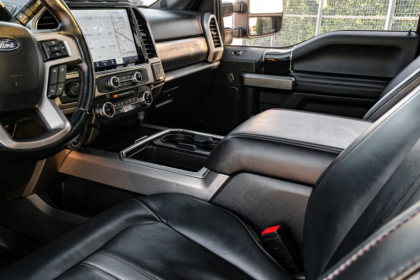 Used 2022 Ford F250 Platinum w/ FX4 Off-Road Package AWD/4WD image 33