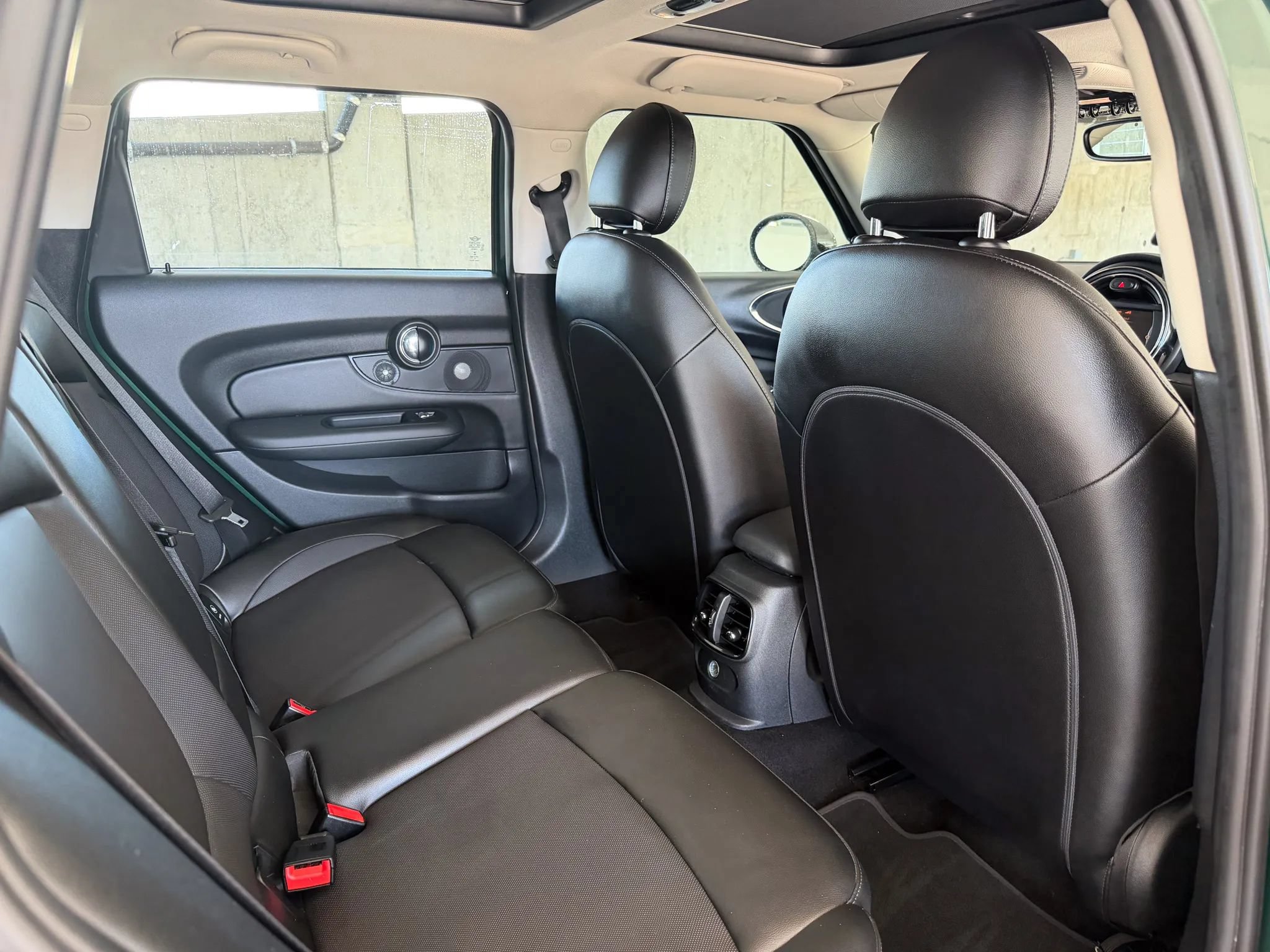 Used 2017 MINI Cooper Clubman ALL4 AWD/4WD image 22