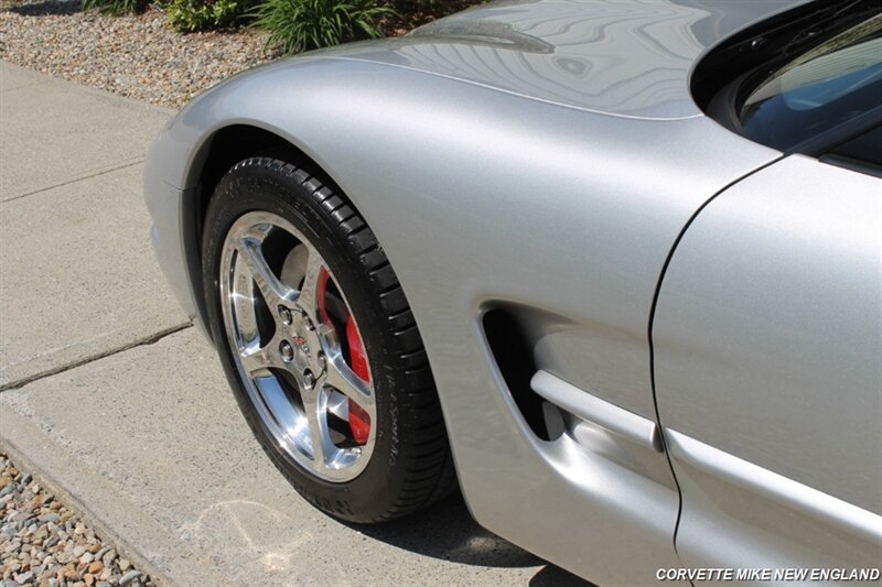 Used 2002 Chevrolet Corvette Coupe w/ Preferred Equipment Group2 RWD image 14