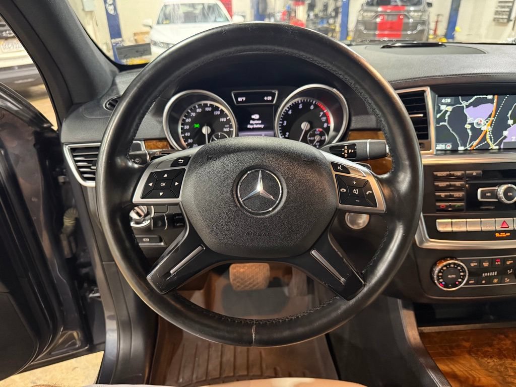 Used 2015 Mercedes-Benz GL 450 4MATIC image 34