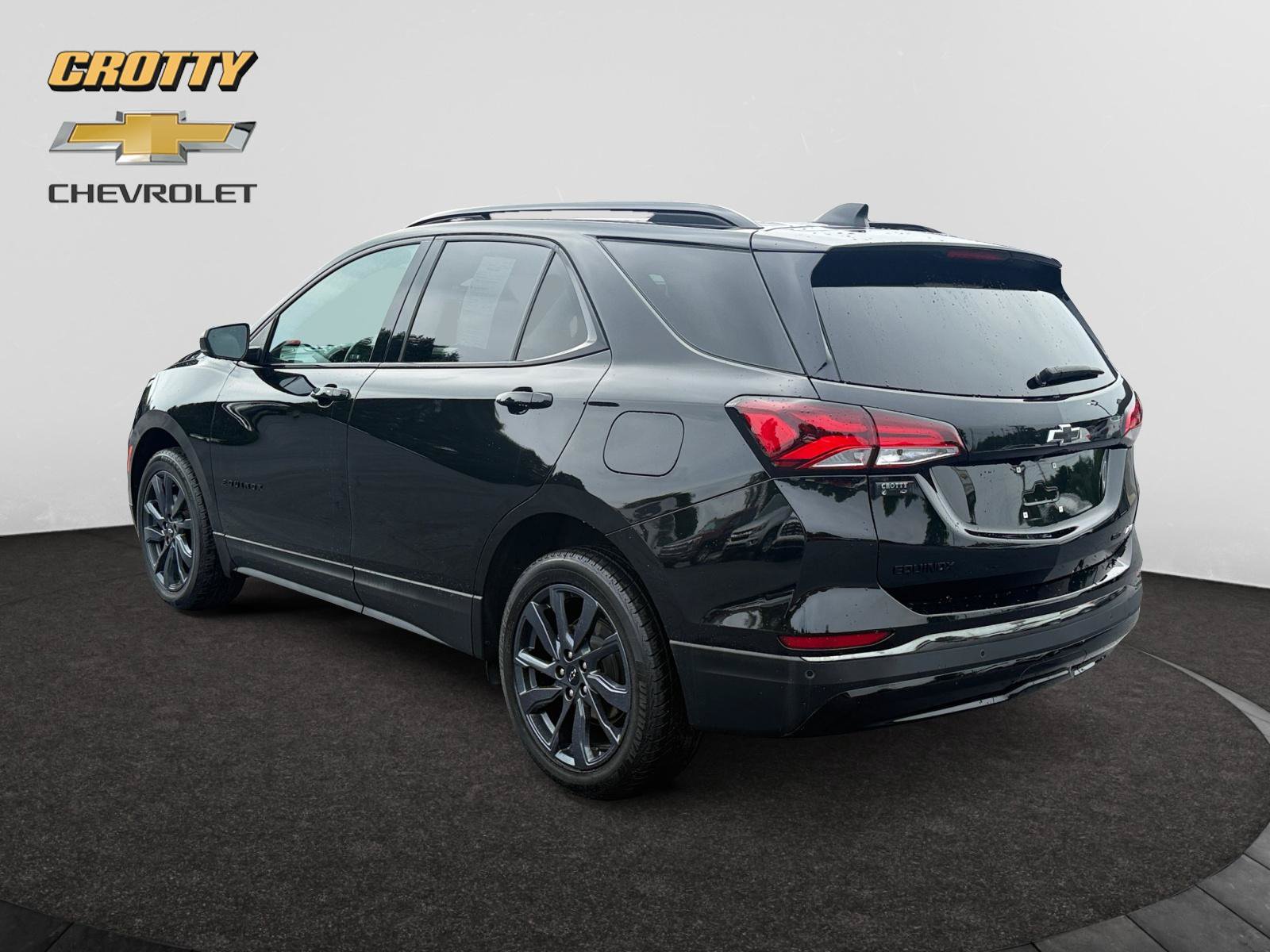 Used 2022 Chevrolet Equinox RS AWD/4WD image 3