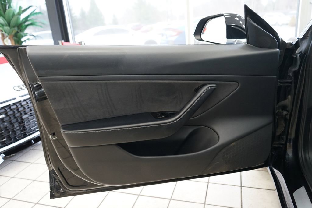 Used 2018 Tesla Model 3 Long Range image 23