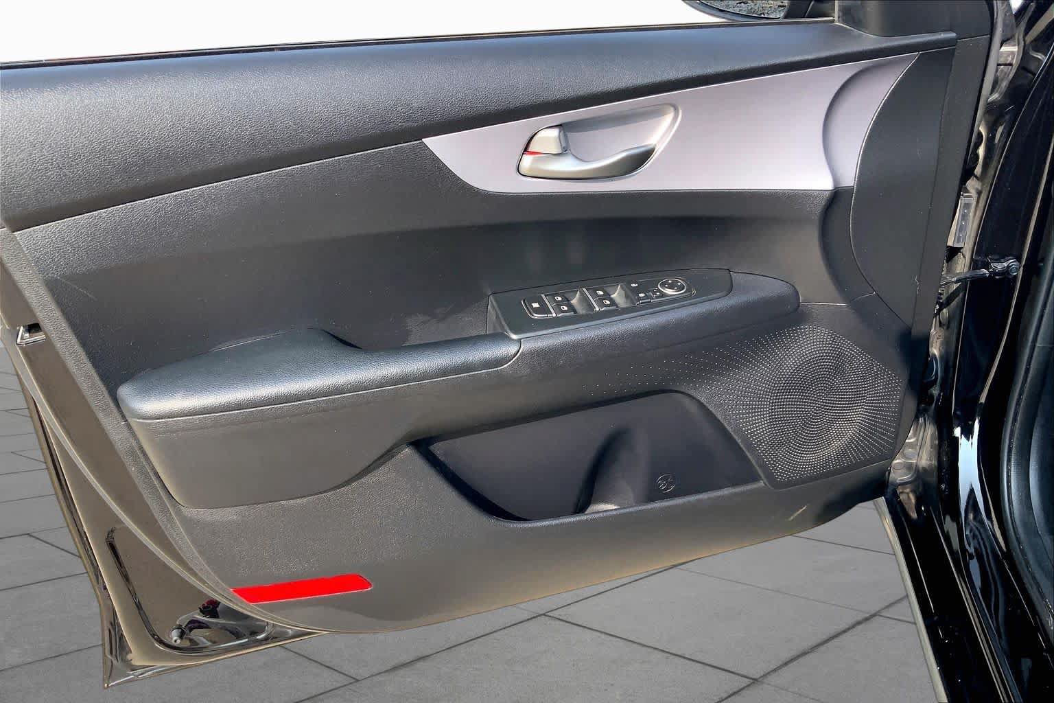 Used 2022 Kia Forte LXS FWD image 21