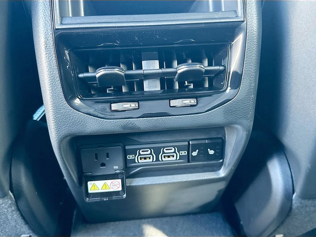 New 2025 Jeep Grand Cherokee Overland w/ Luxury Tech Group IV AWD/4WD image 28