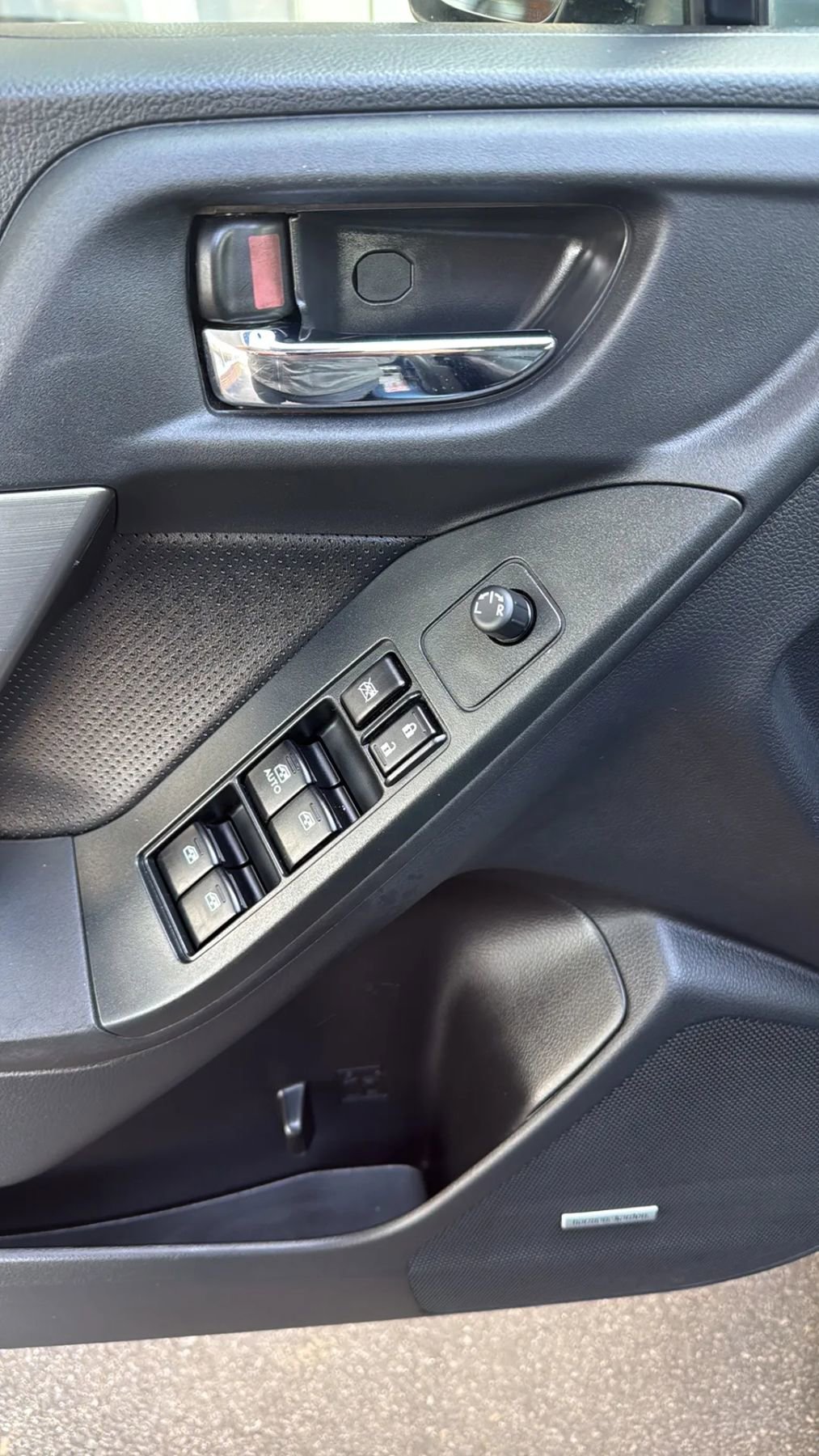 Used 2015 Subaru Forester 2.0XT Touring w/ Eyesight & Navigation System image 11