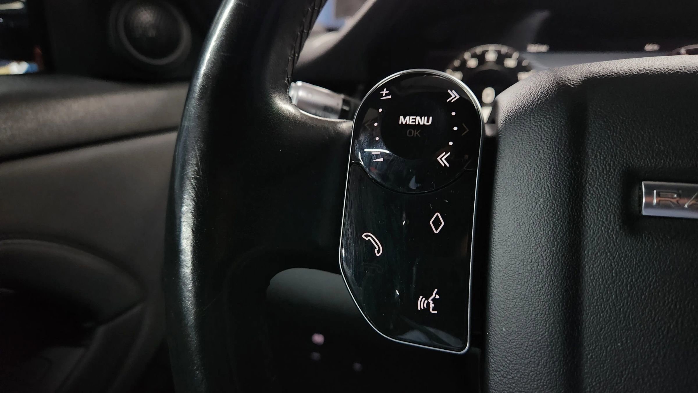 Used 2020 Land Rover Range Rover Evoque SE image 24