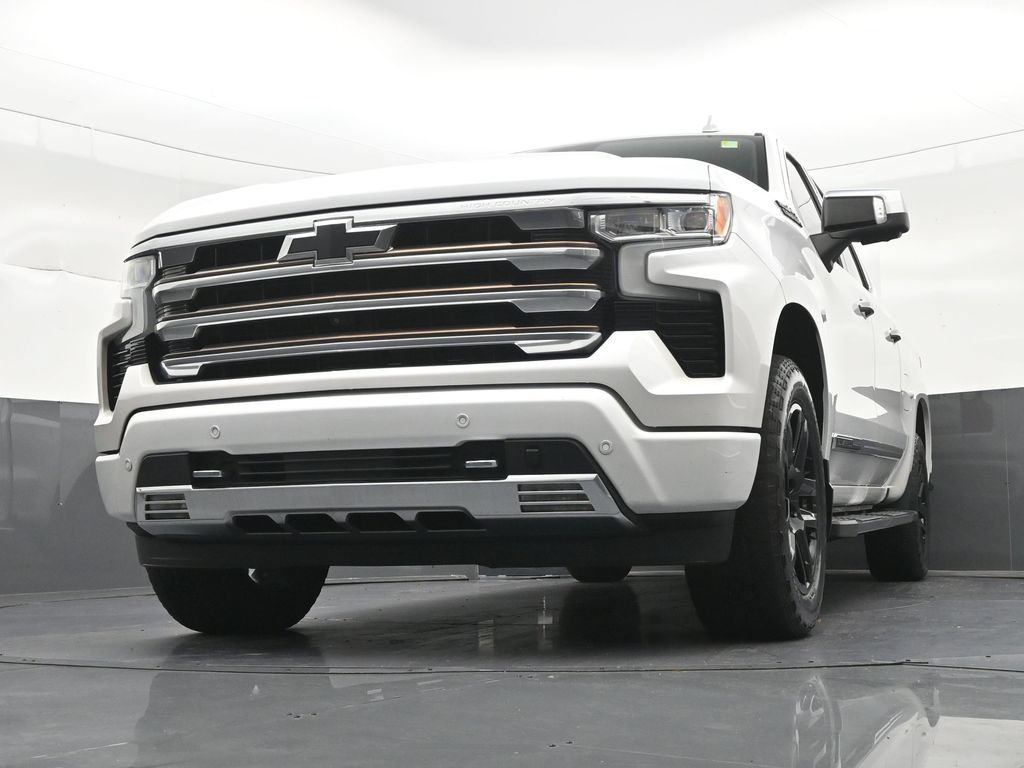 Used 2022 Chevrolet Silverado 1500 High Country w/ High Country Premium Package AWD/4WD image 31