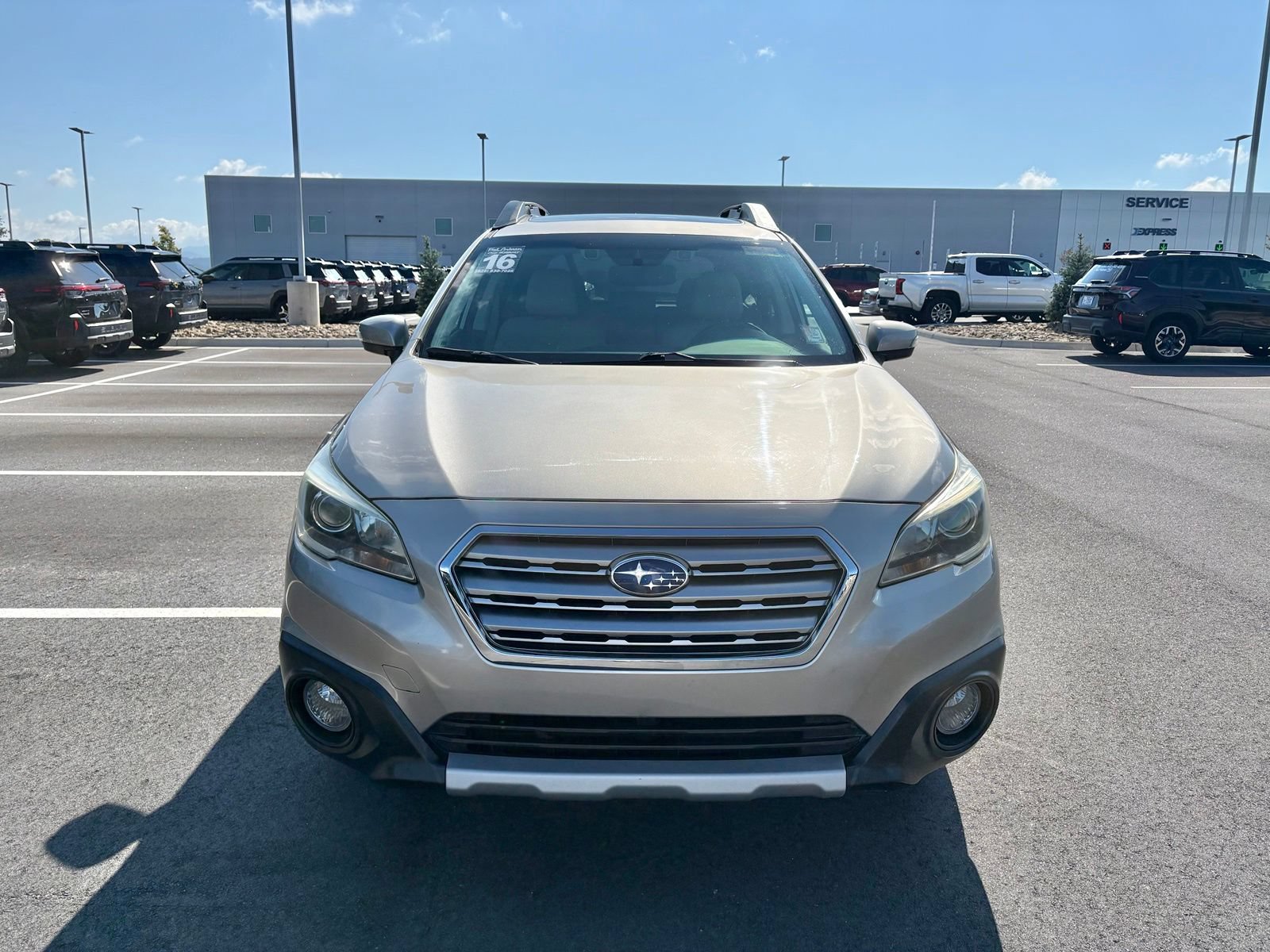 Used 2016 Subaru Outback 2.5i Limited AWD/4WD image 2