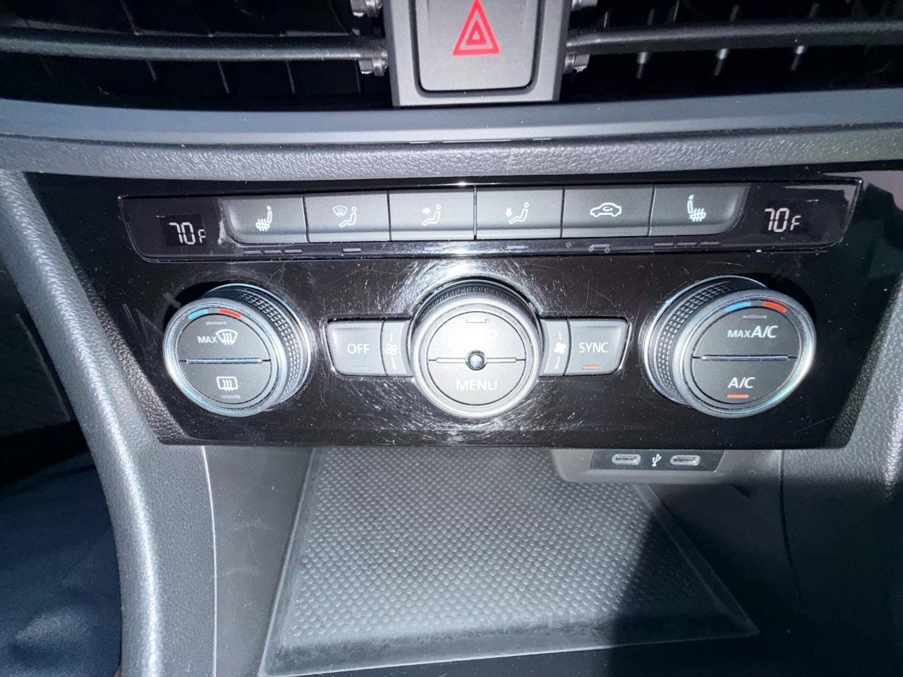 Used 2022 Volkswagen Jetta SE w/ Panoramic Sunroof Package FWD image 22