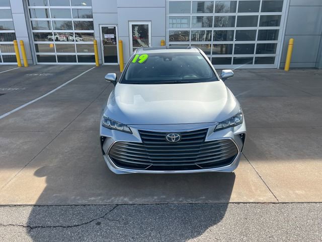 Used 2019 Toyota Avalon XLE w/ Moonroof Package image 8