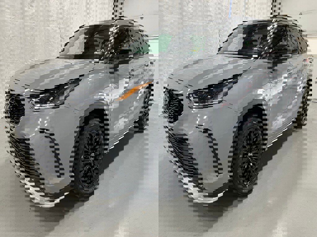 Used 2025 Toyota Highlander XSE image 3
