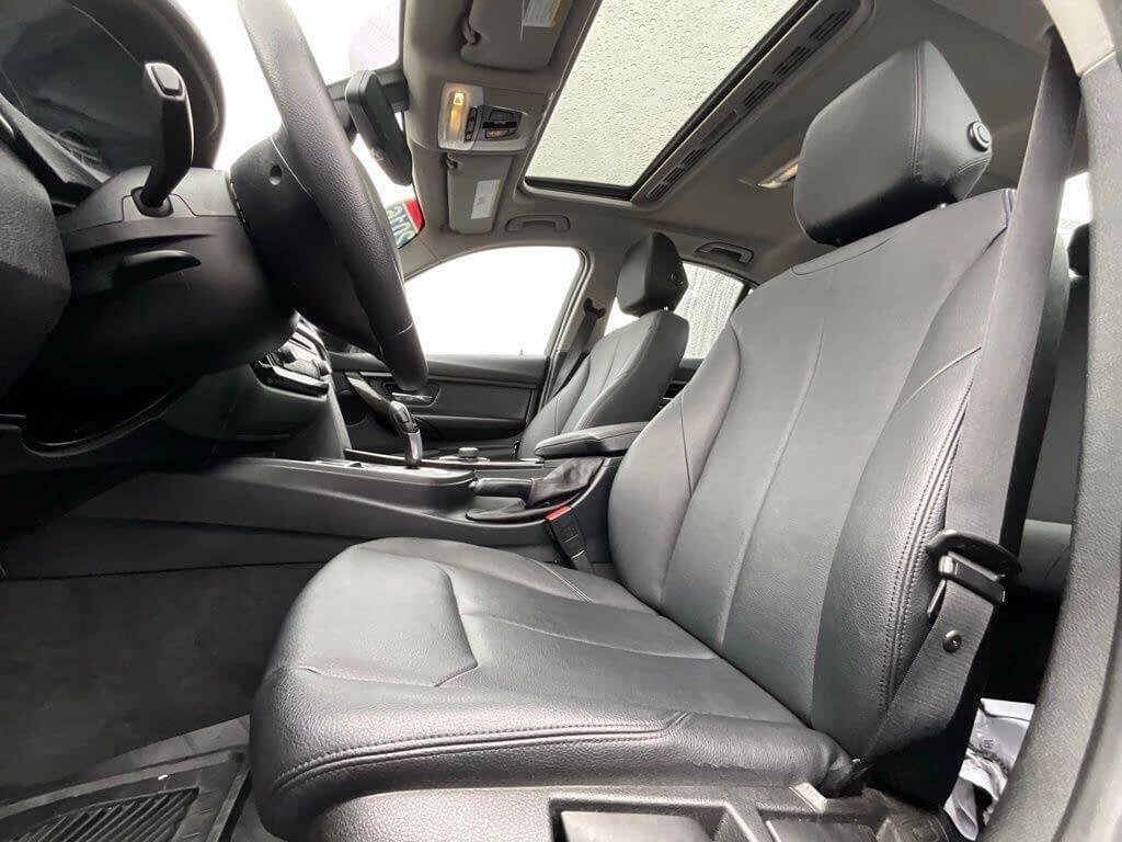 Used 2016 BMW 320i Sedan image 11