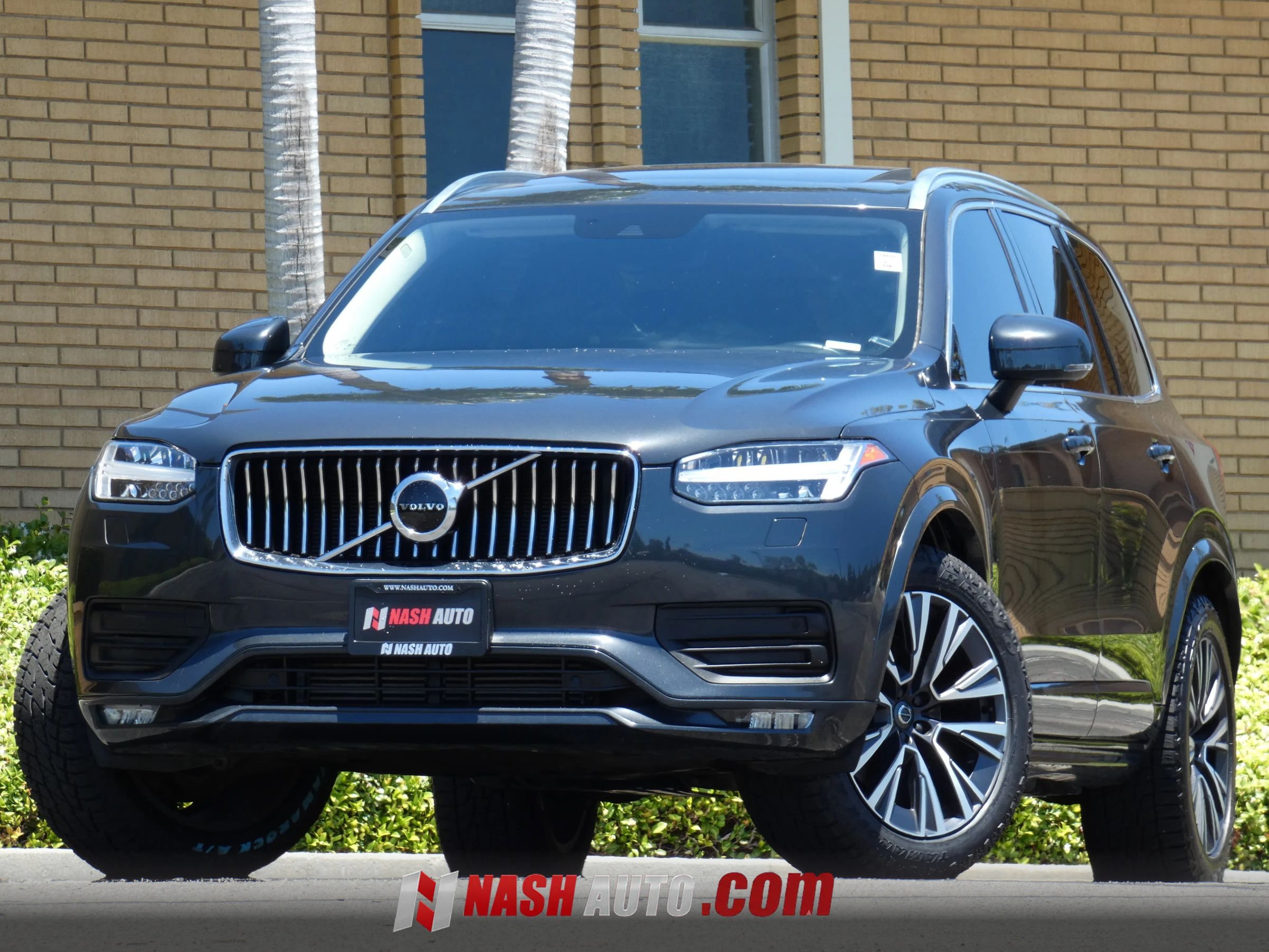 Used 2022 Volvo XC90 T5 Momentum w/ Climate Package AWD/4WD image 2