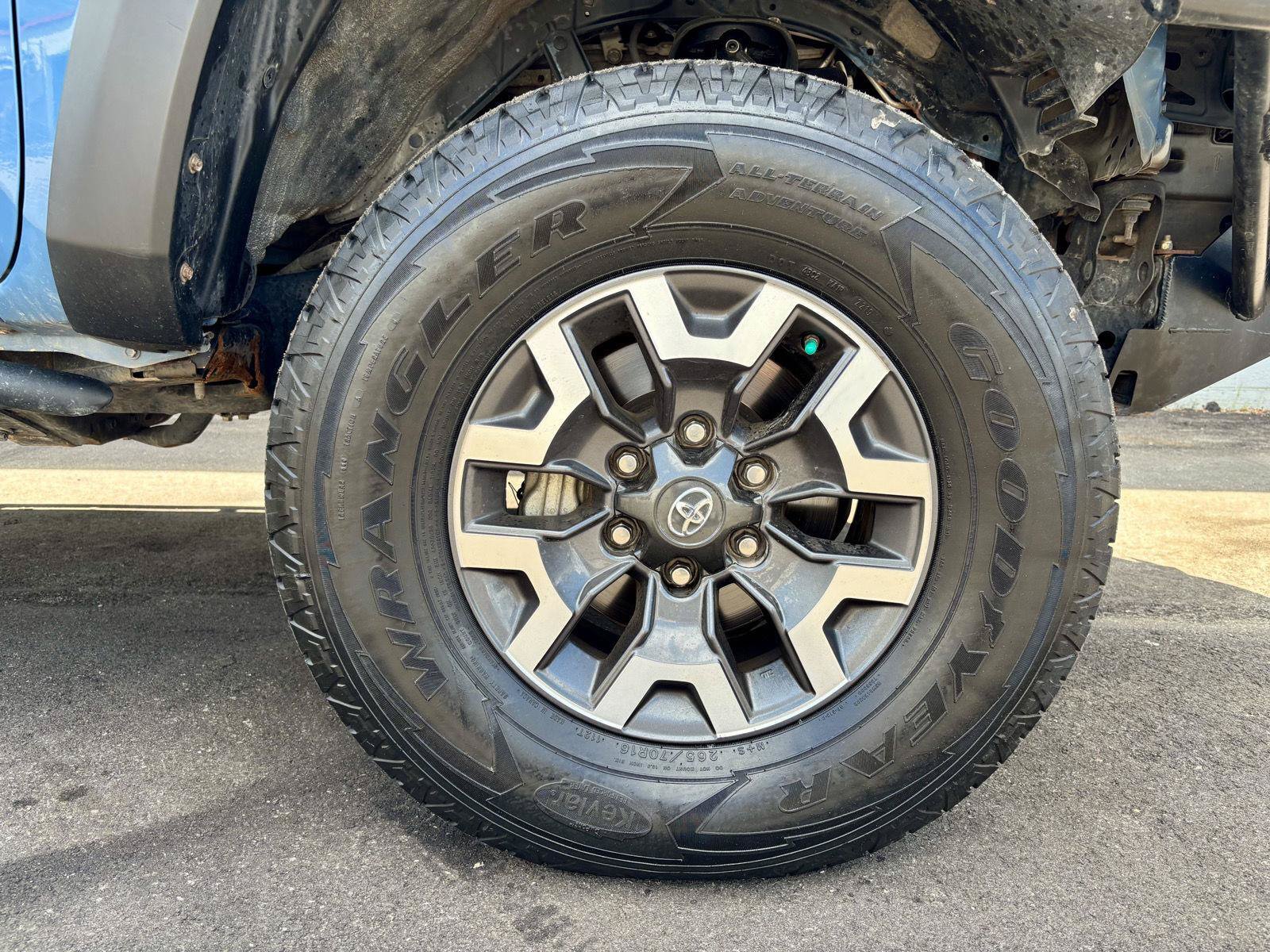 Used 2019 Toyota Tacoma TRD Off-Road AWD/4WD image 30