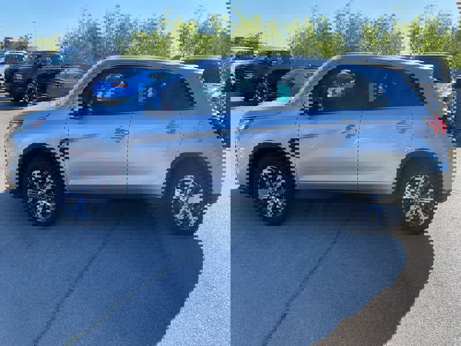 Used 2024 Mitsubishi Outlander Sport ES AWD/4WD image 9