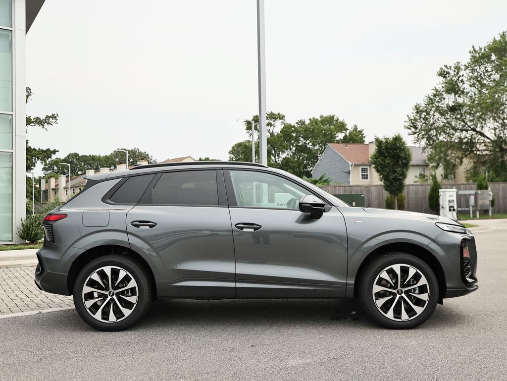 New 2026 Audi Q3 quattro 2.0T AWD/4WD image 4