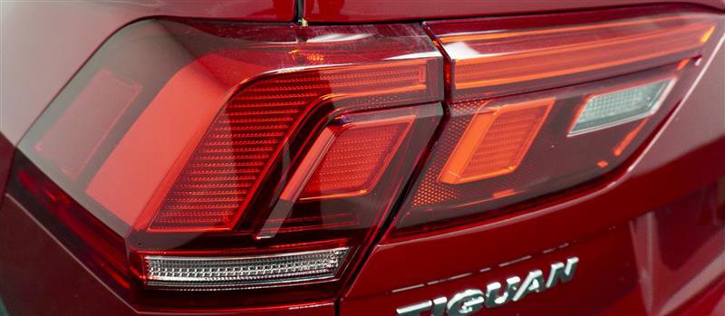 Used 2018 Volkswagen Tiguan SEL image 49