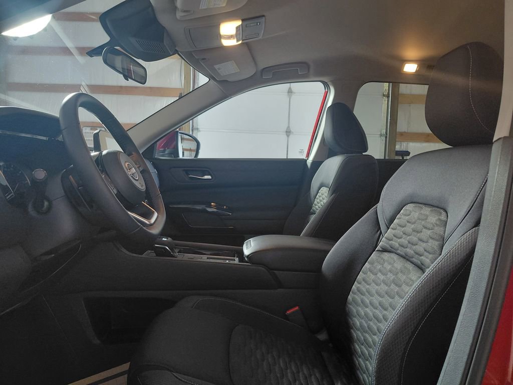 Used 2022 Nissan Pathfinder SV image 12