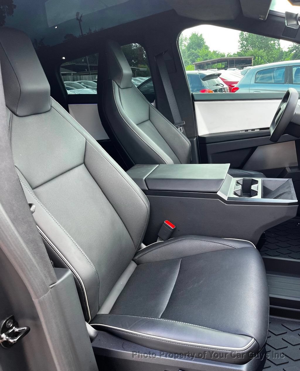 Used 2025 Tesla Cybertruck AWD Crew Cab image 17