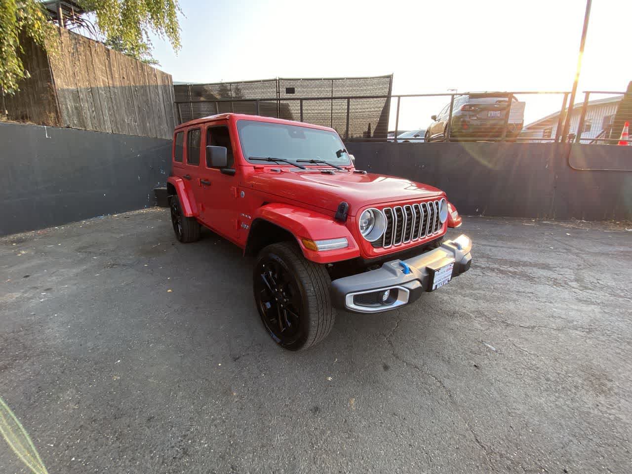 Used 2024 Jeep Wrangler Unlimited Sahara AWD/4WD image 8