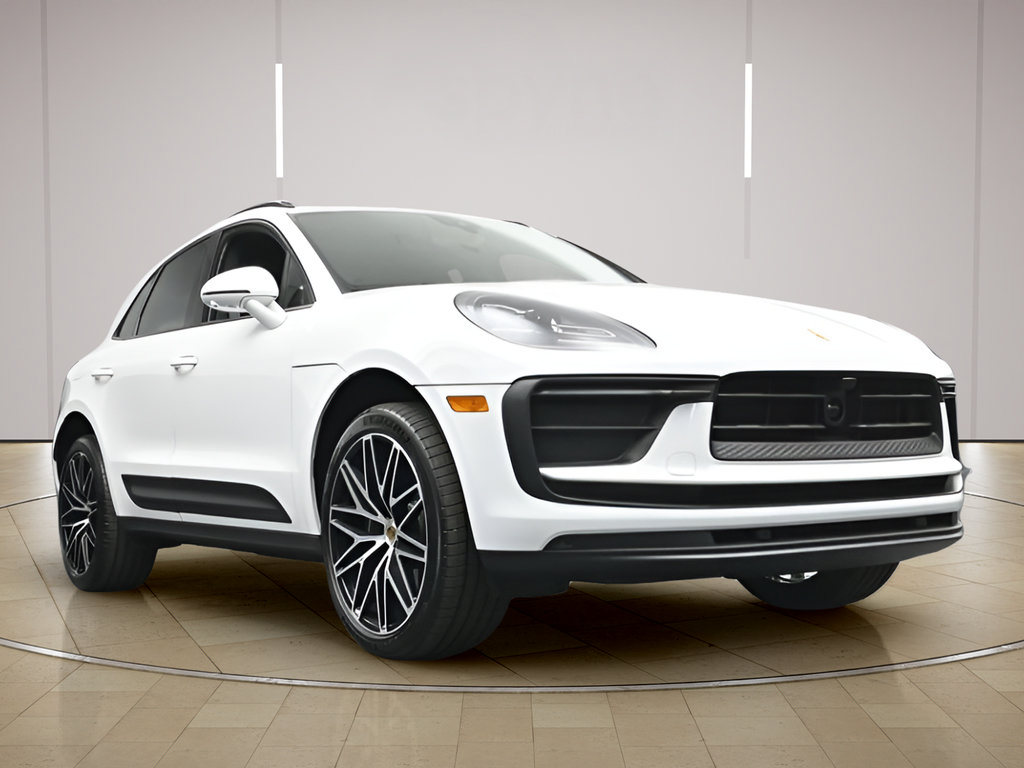 Certified 2026 Porsche Macan AWD/4WD image 31