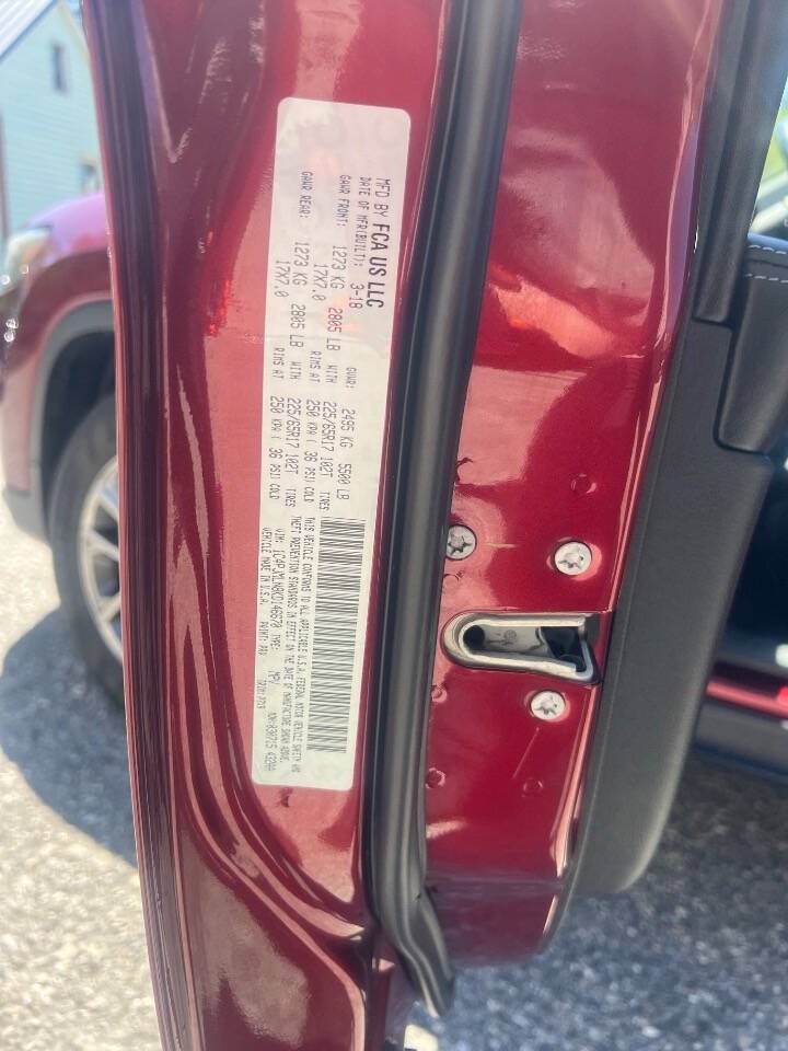 Used 2019 Jeep Cherokee Latitude Plus w/ Cold Weather Group AWD/4WD image 21